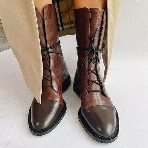 Raffinierte hohe Stiefel für Damen in Schwarz