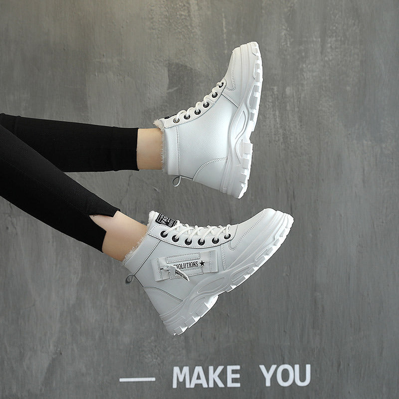 Damen Winter Sneaker mit kuscheligem Innenfutter und robustem Sohlenprofil in Schwarz