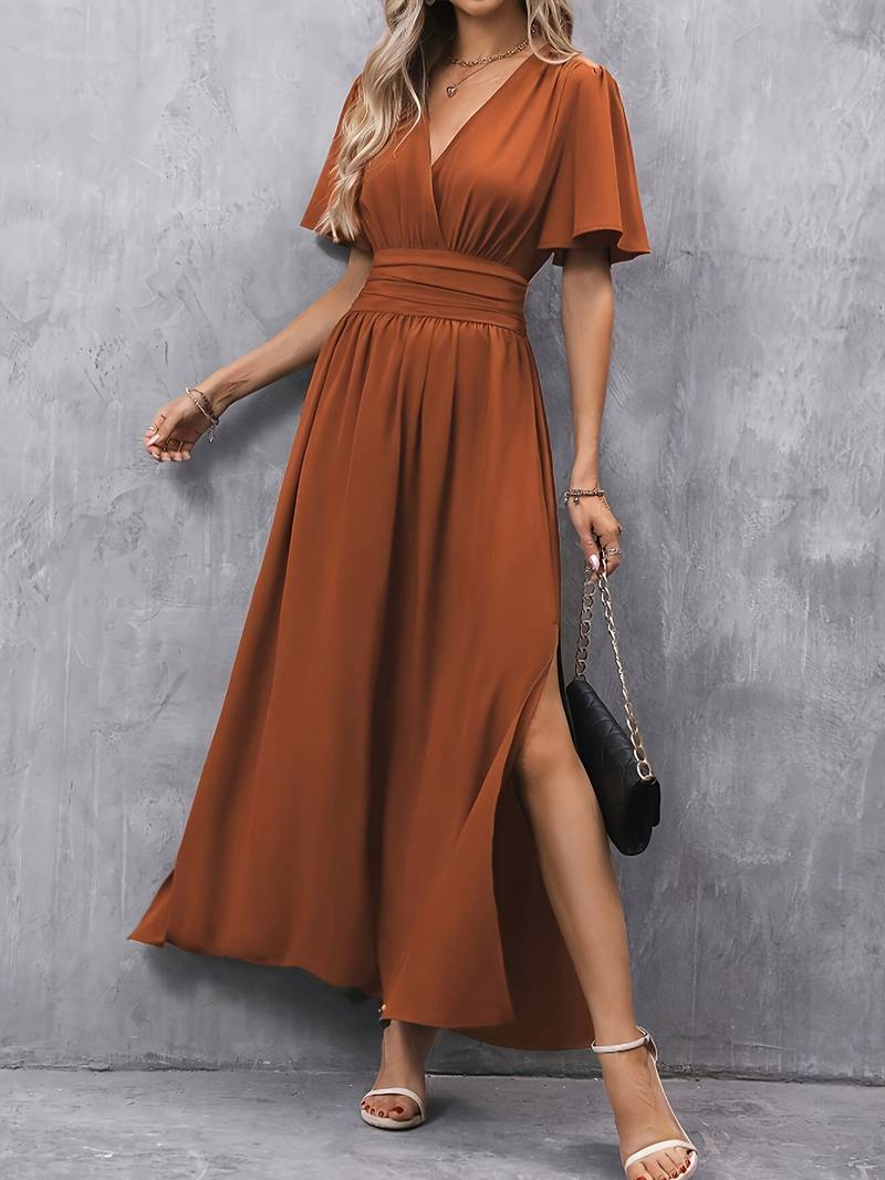Lolas-Mode – kleid mit rüschenkragen und plissierter taille