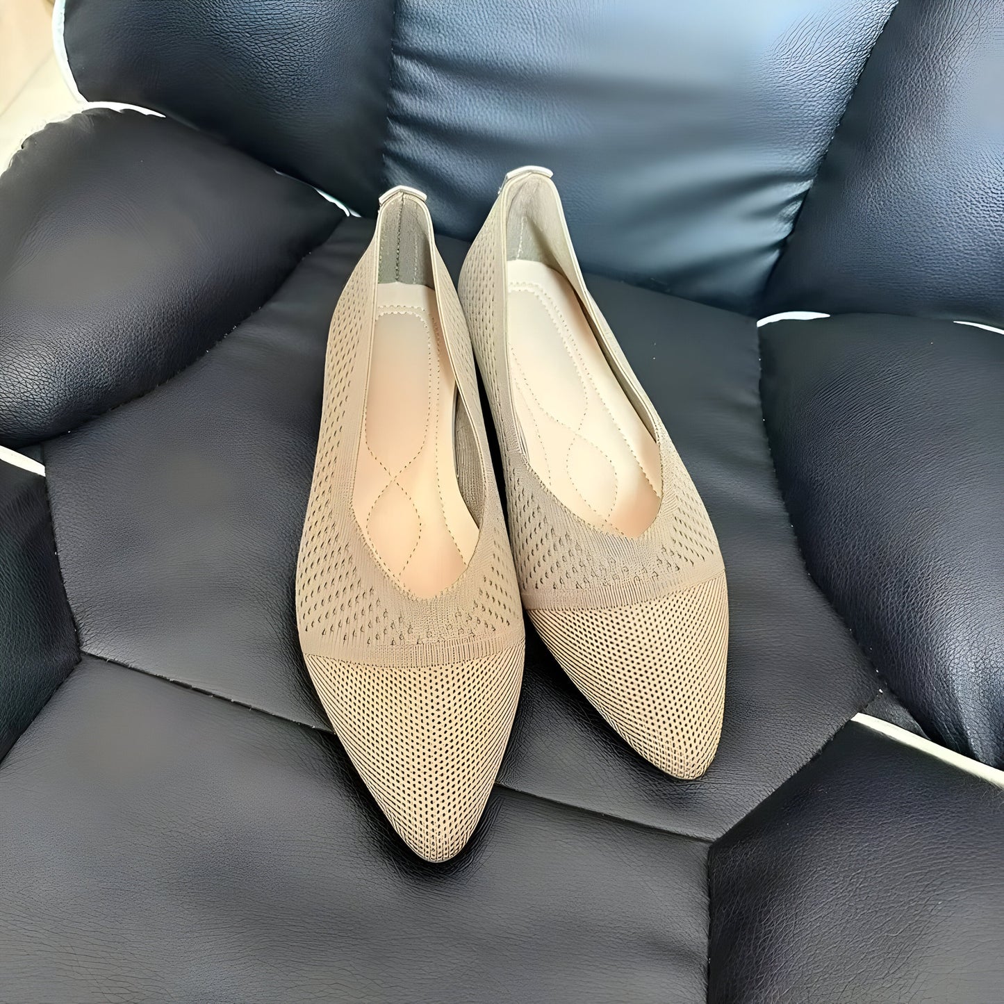 Damen flache Schuhe mit spitzer Form in Beige