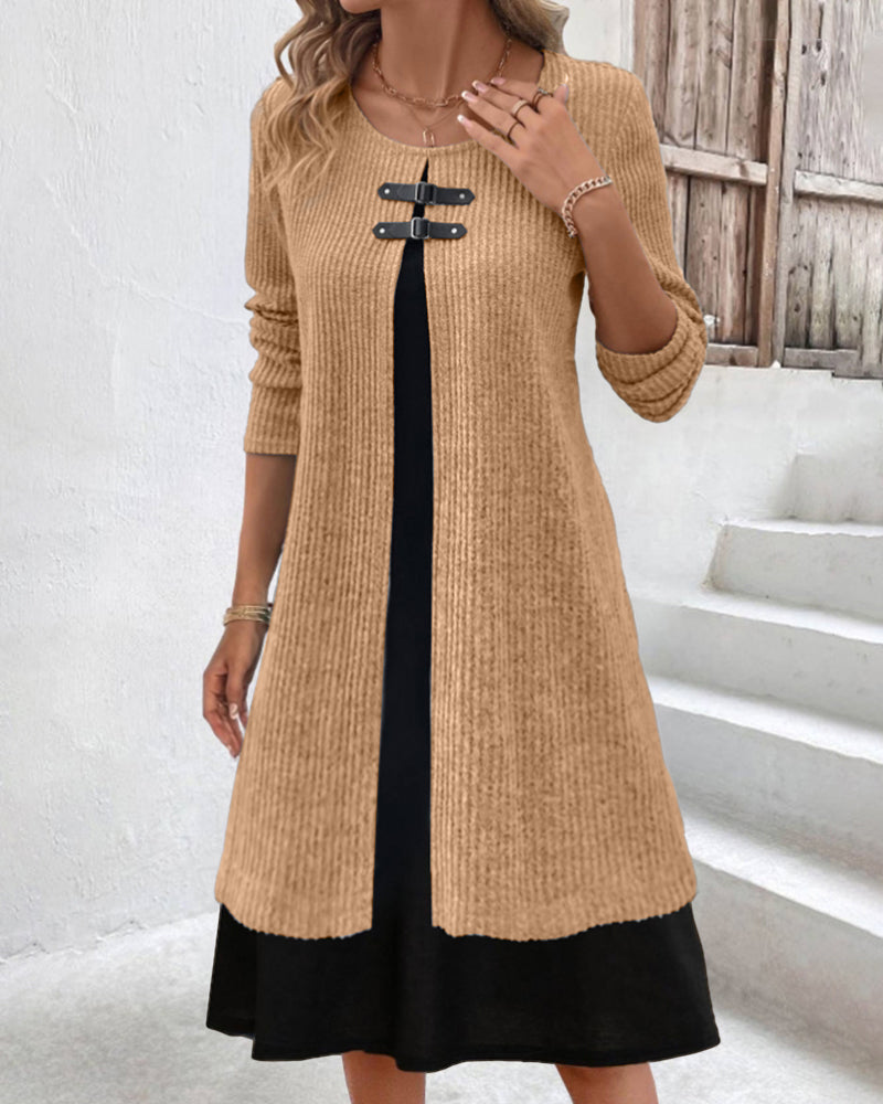 Rippenkleid mit langen Ärmeln in Grau