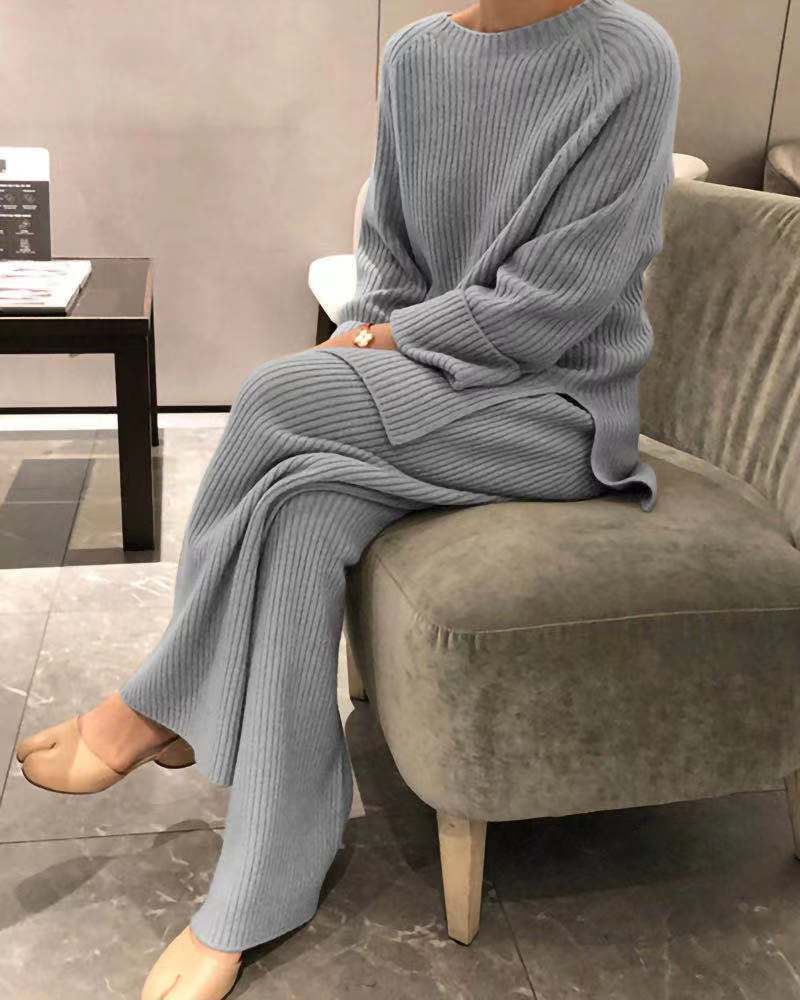 Damen Strickanzug mit weichem Rippenmuster und weitem Schnitt in Schwarz