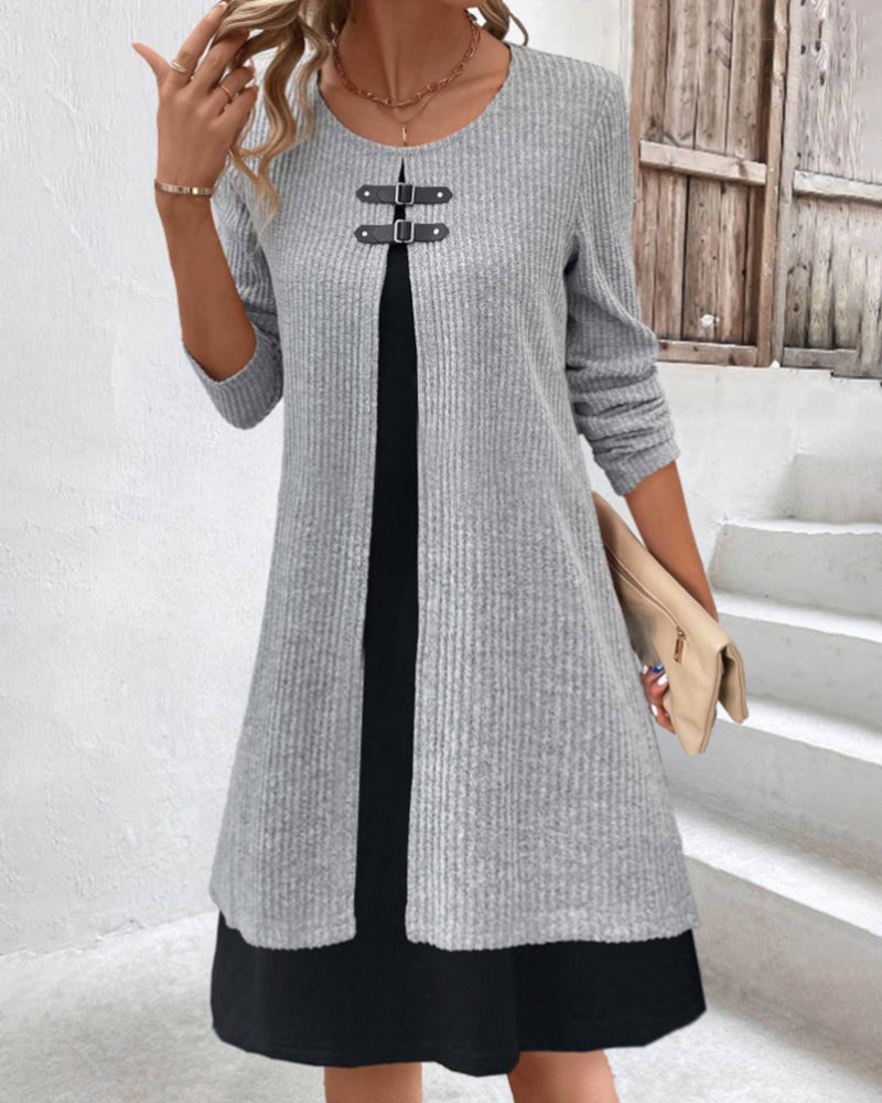 Rippenkleid mit langen Ärmeln in Grau