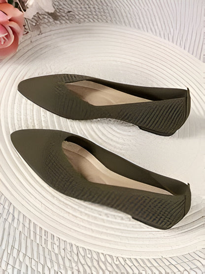 Damen flache Schuhe mit spitzer Form in Beige