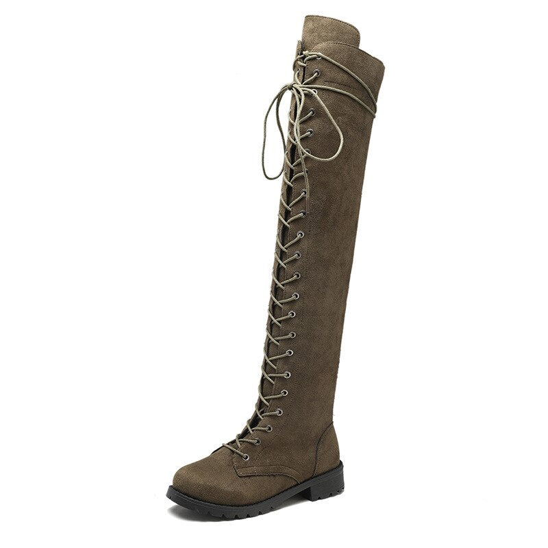 Damen kniehohe Stiefel mit kantigem Look in Khaki