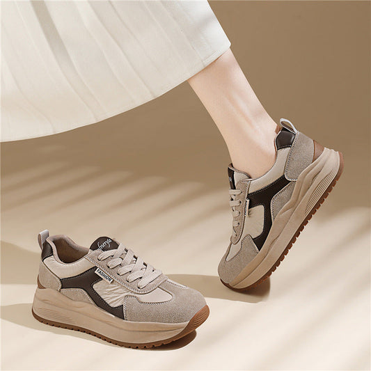 Damen sportliche Sneaker mit bequemer Laufsohle in Braun