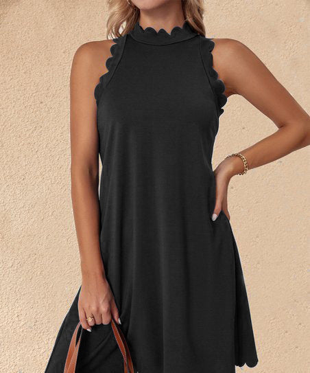 Damen ärmelloses Kleid mit Scalloped-Ausschnitt und fließendem Schnitt in Schwarz