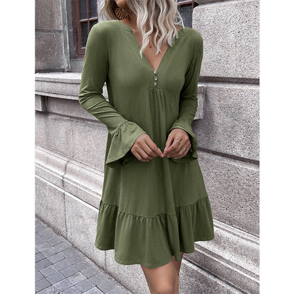 Damen lockeres Kleid mit schmeichelndem V-Ausschnitt und Glockenärmeln in Olivgrün