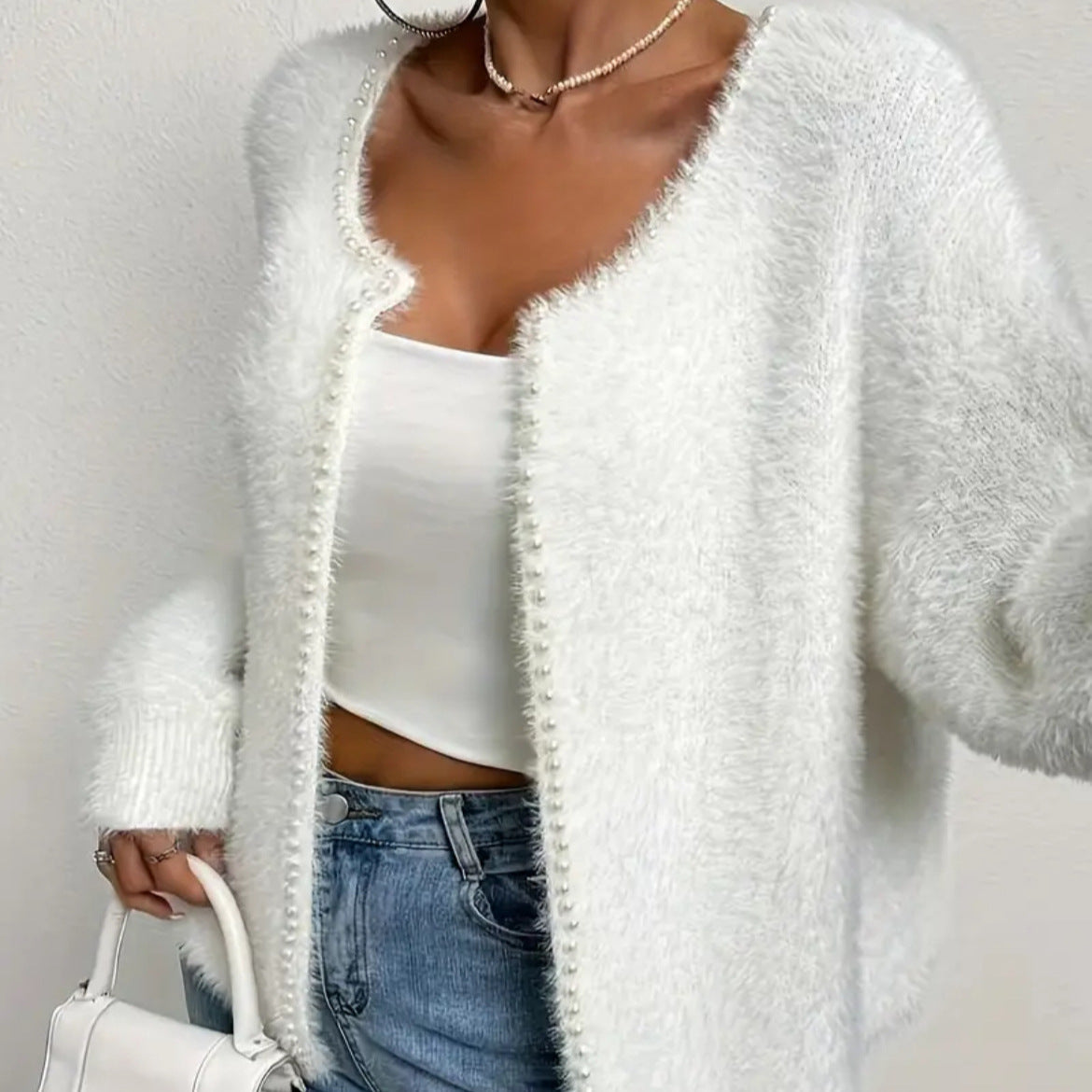 Strickjacke Damen flauschig mit Perlenverzierung in Violett