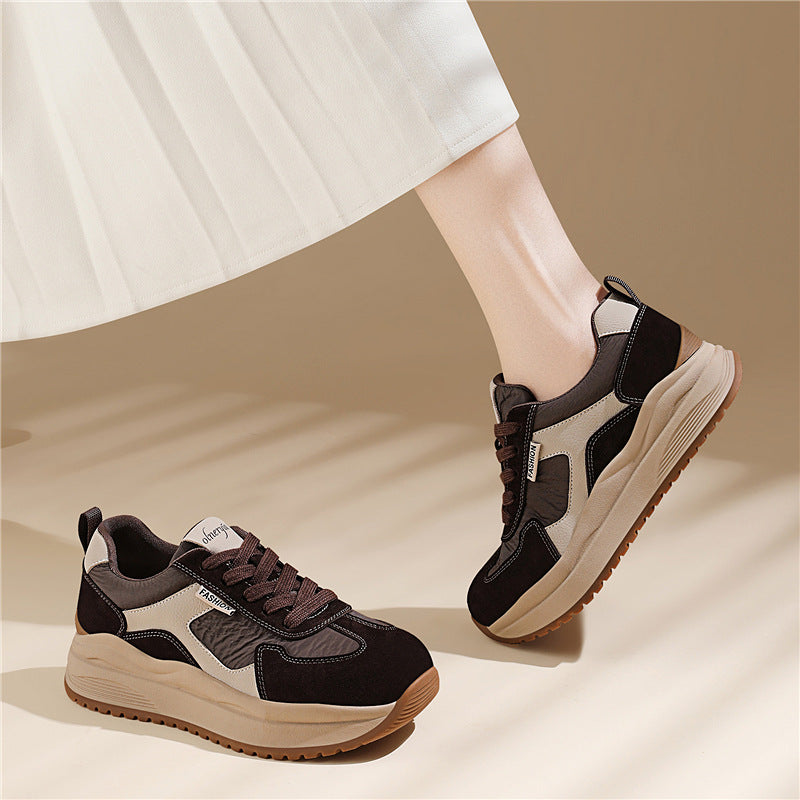 Damen sportliche Sneaker mit bequemer Laufsohle in Khaki