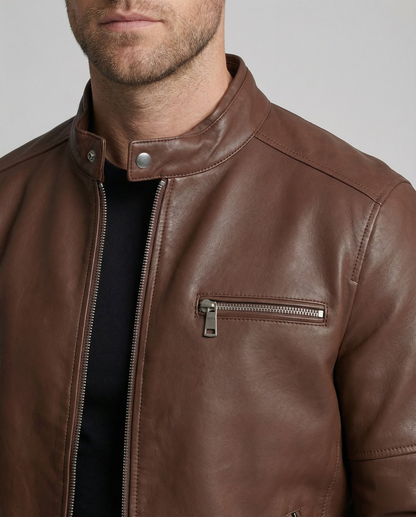 Herren moderne Jacke mit Reißverschlüssen in Braun