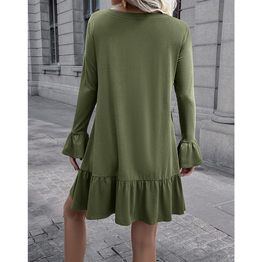 Damen lockeres Kleid mit schmeichelndem V-Ausschnitt und Glockenärmeln in Olivgrün