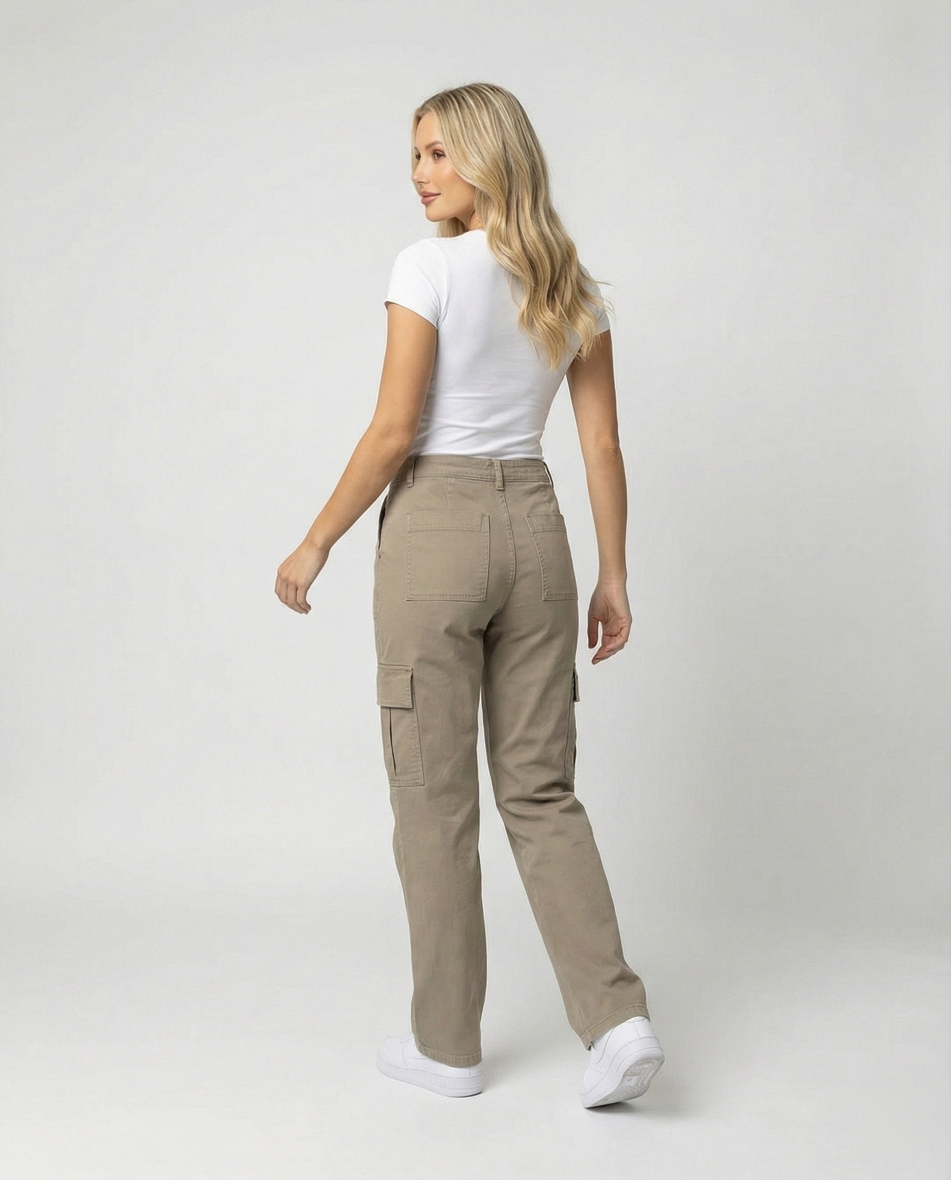Damen hochgeschnittene Workwear-Cargohose mit geradem Bein und aufgesetzten Klapptaschen in Khaki