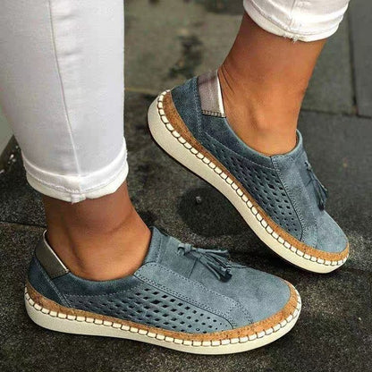 Damen Slip-On-Sneaker mit dekorativen Fransen in Schwarz