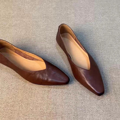 Damen spitze Slipper mit eleganter V-Ausschnittform in Schwarz