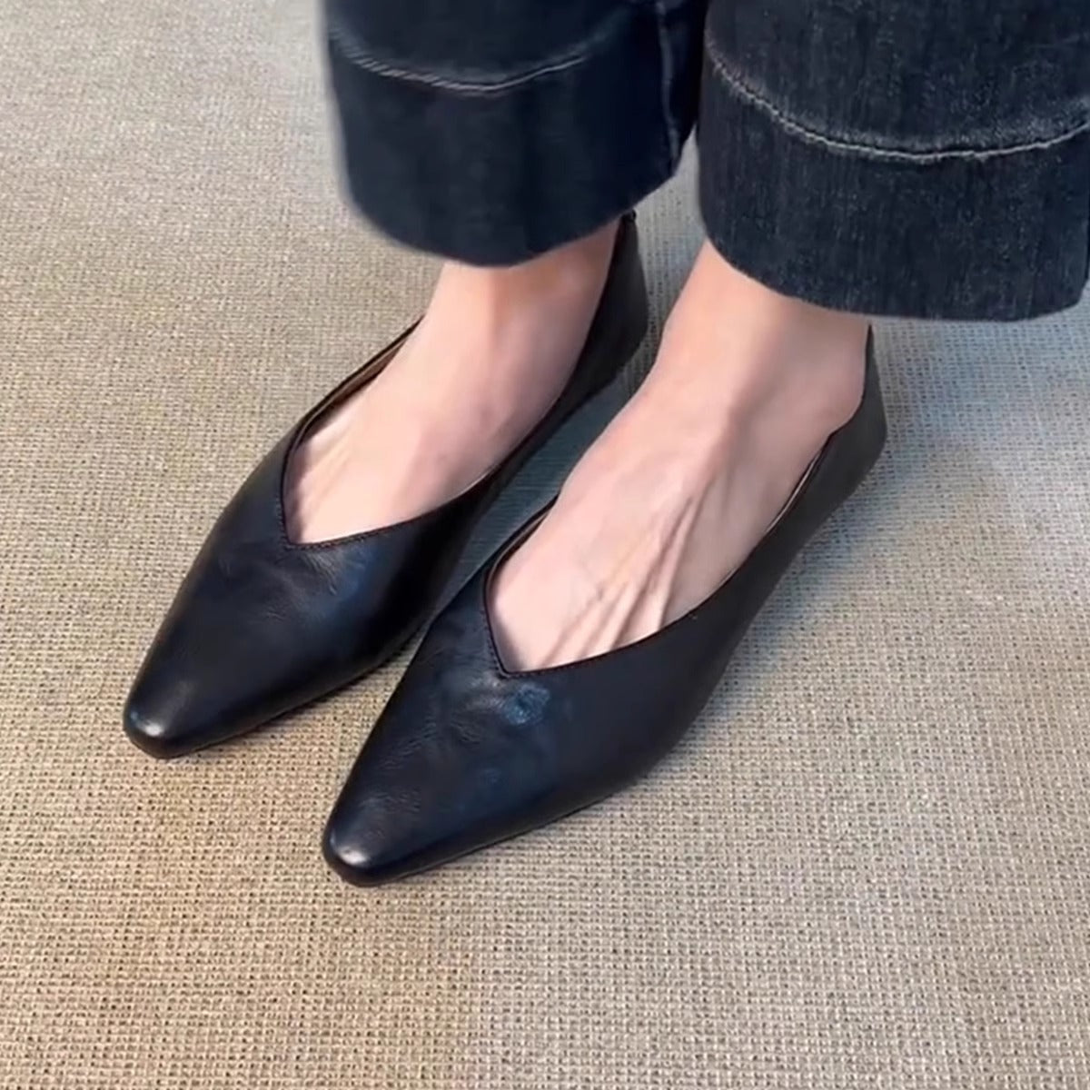 Damen spitze Slipper mit eleganter V-Ausschnittform in Rot