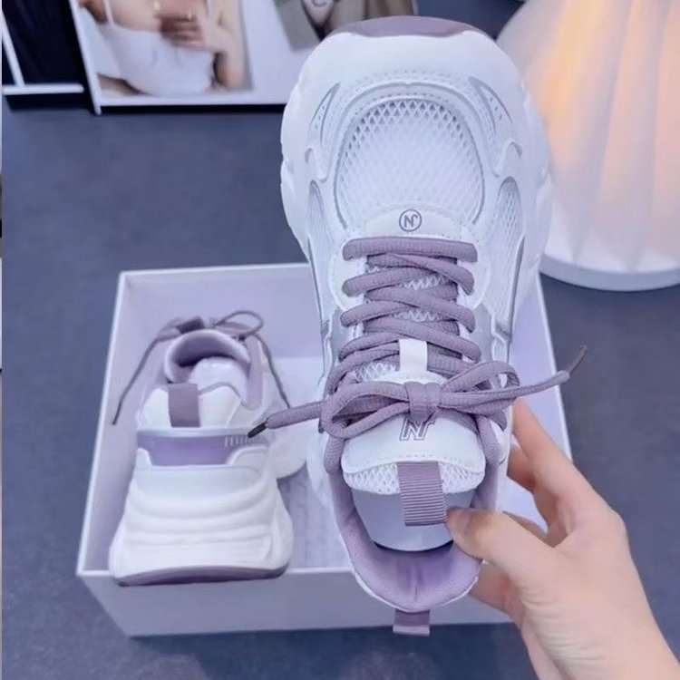 Damen sportliche Laufschuhe mit bequemer Sohle in Grau