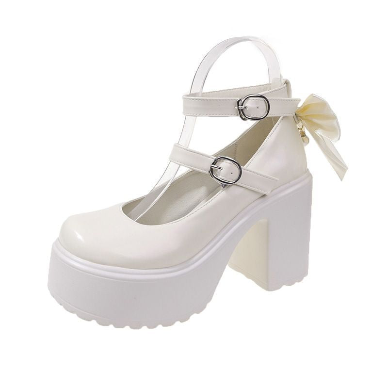 Damen Plateau-Pumps mit dekorativem Riemchen und eleganter Schnalle in Schwarz