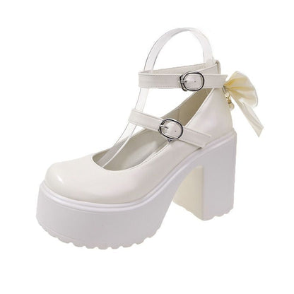 Damen Plateau-Pumps mit dekorativem Riemchen und eleganter Schnalle in Schwarz