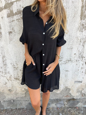 Damen Oversize Hemdkleid mit Knopfverschluss und Rollkragen in Dunkelbraun