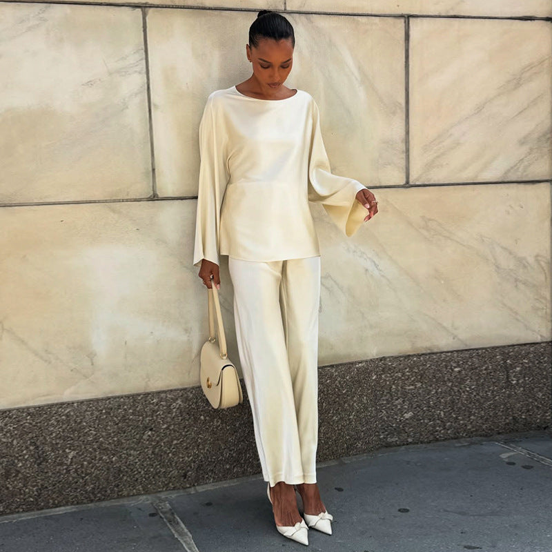 Damen elegante Loungewear-Kombination mit schimmerndem Finish in Aprikose