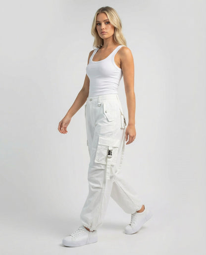 Damen weite Ballon-Cargo-Palazzohose mit seitlichen Klapptaschen Ösen- und Schnallenapplikationen Kordelbund in Weiß