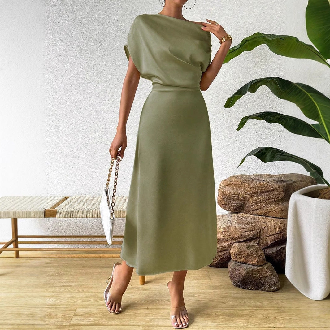 Damen Elegantes und fließendes Abendkleid mit asymmetrischem Schnitt in Schwarz