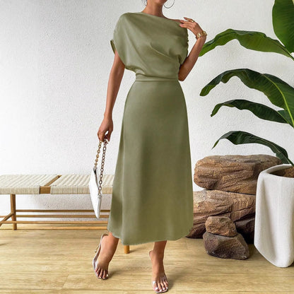 Damen Elegantes und fließendes Abendkleid mit asymmetrischem Schnitt in Schwarz