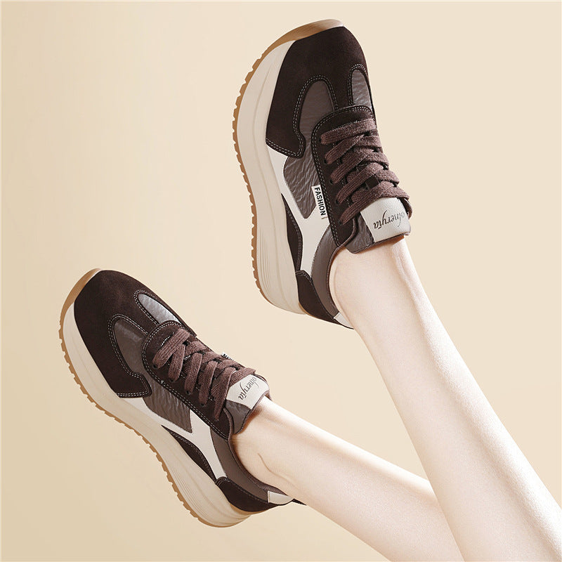 Damen sportliche Sneaker mit bequemer Laufsohle in Braun