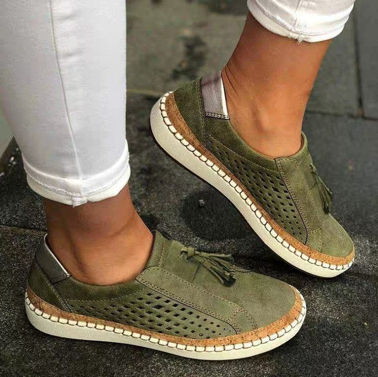 Damen Slip-On-Sneaker mit dekorativen Fransen in Weiß