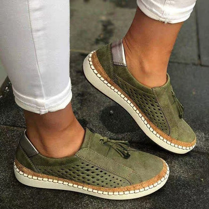 Damen Slip-On-Sneaker mit dekorativen Fransen in Weiß