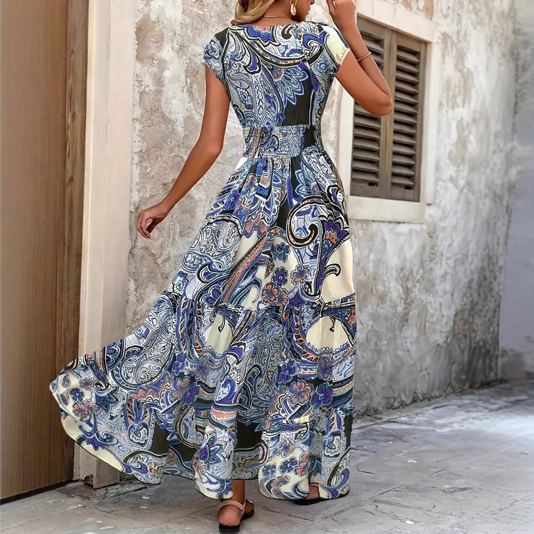 Damen Maxi-Kleid mit floralem Paisley-Muster und schmeichelndem Schnitt in Dunkelblau