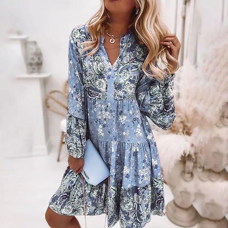 Lolas-Mode – Mehrfarbiges Sommerkleid mit V-Ausschnitt