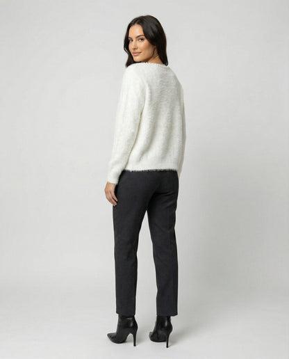 Strickjacke Damen flauschig mit Perlenverzierung in Weiß