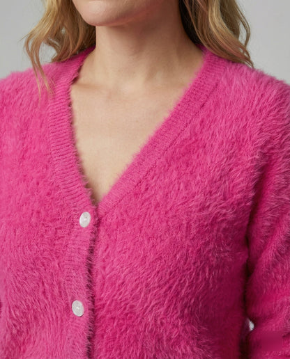 Strickjacke Damen kuschelig mit V-Ausschnitt und Knopfdetails in Schwarz