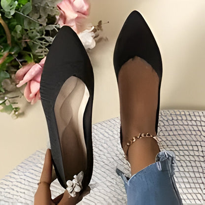 Damen flache Schuhe mit spitzer Form in Beige