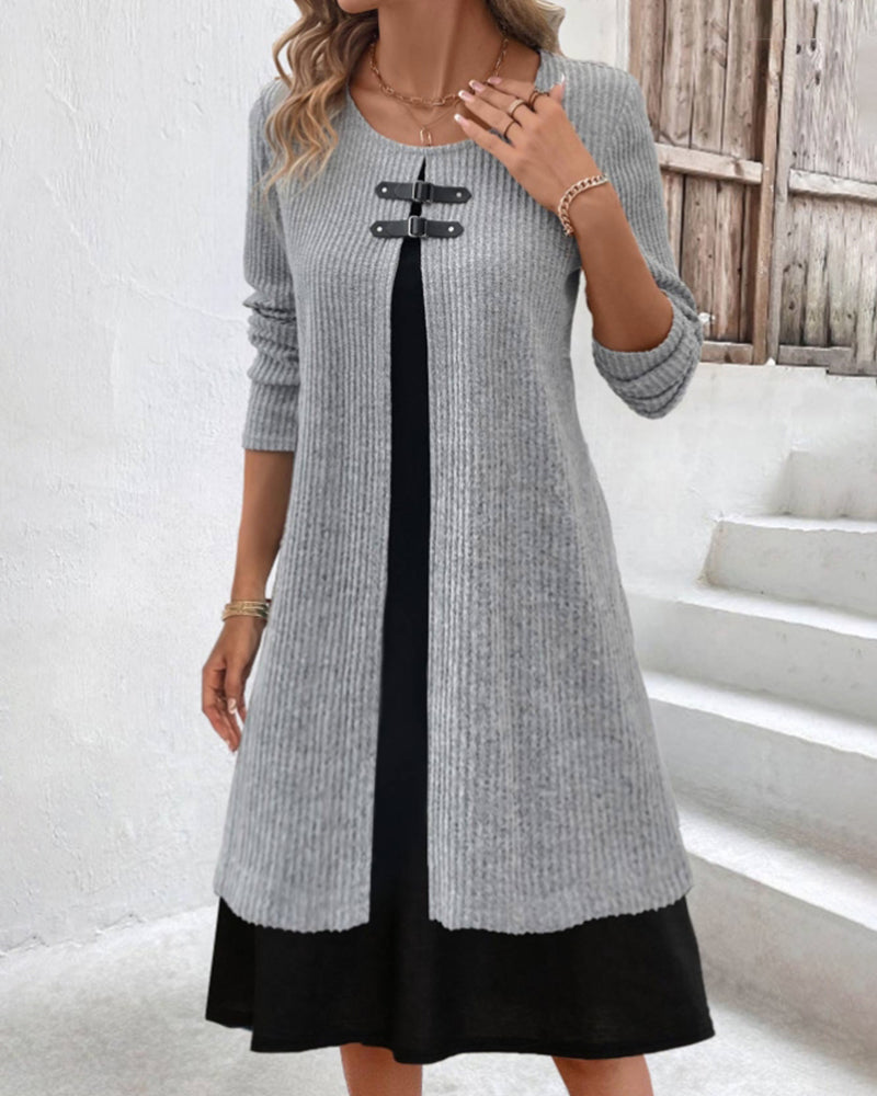 Rippenkleid mit langen Ärmeln in Grau