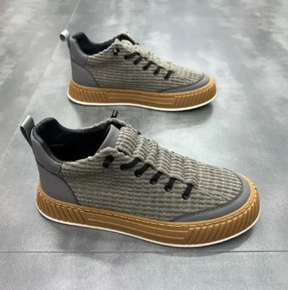Solide Turnschuhe für Männer in Grün