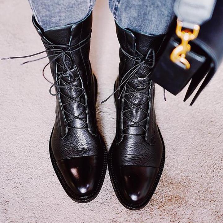 Raffinierte hohe Stiefel für Damen in Schwarz