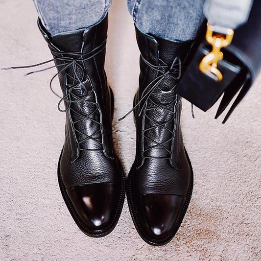 Raffinierte hohe Stiefel für Damen in Schwarz