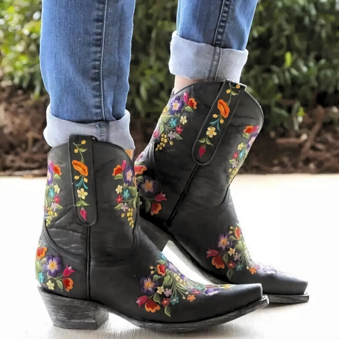 Vintage Cowgirl-Stiefel im Westernlook in Braun