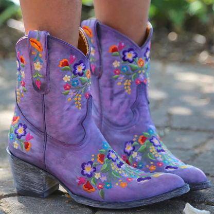 Vintage Cowgirl-Stiefel im Westernlook in Rot